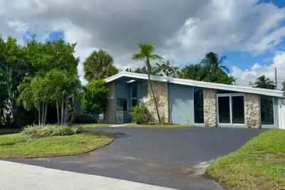 4411 NE 13th Ter, Oakland Park: photo 1 of 13