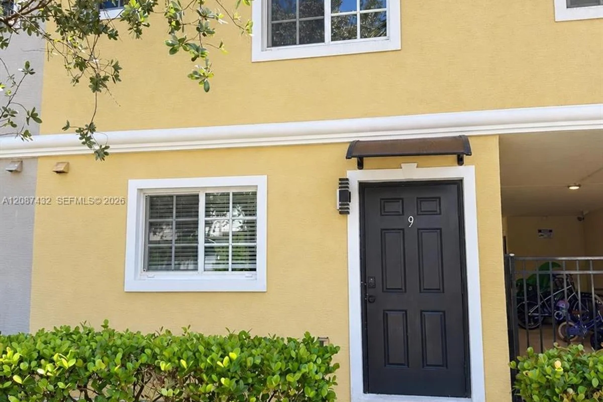 1000 Palm Trl #9, Delray Beach: photo 1 of 18