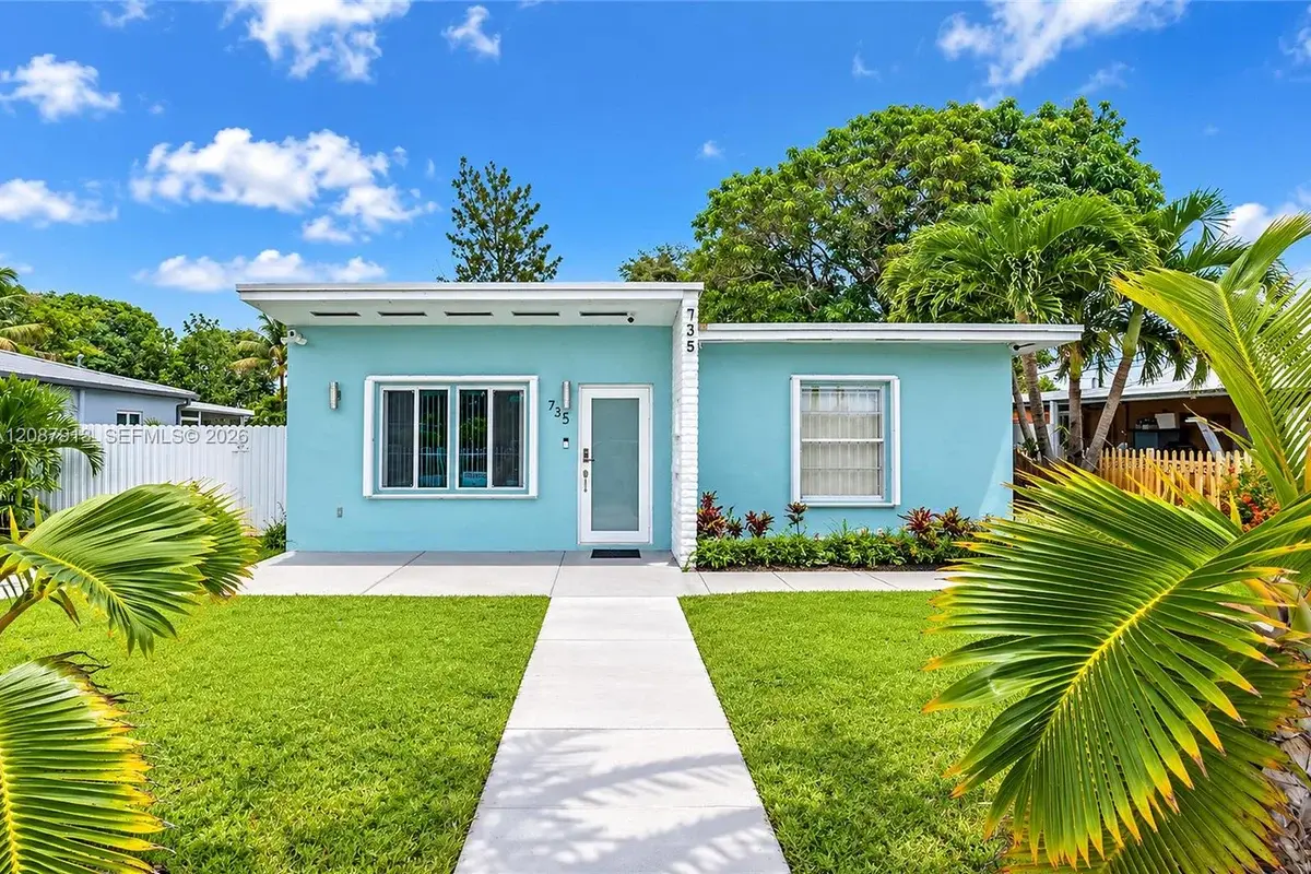 735 NW 129th St, North Miami: photo 1 of 22