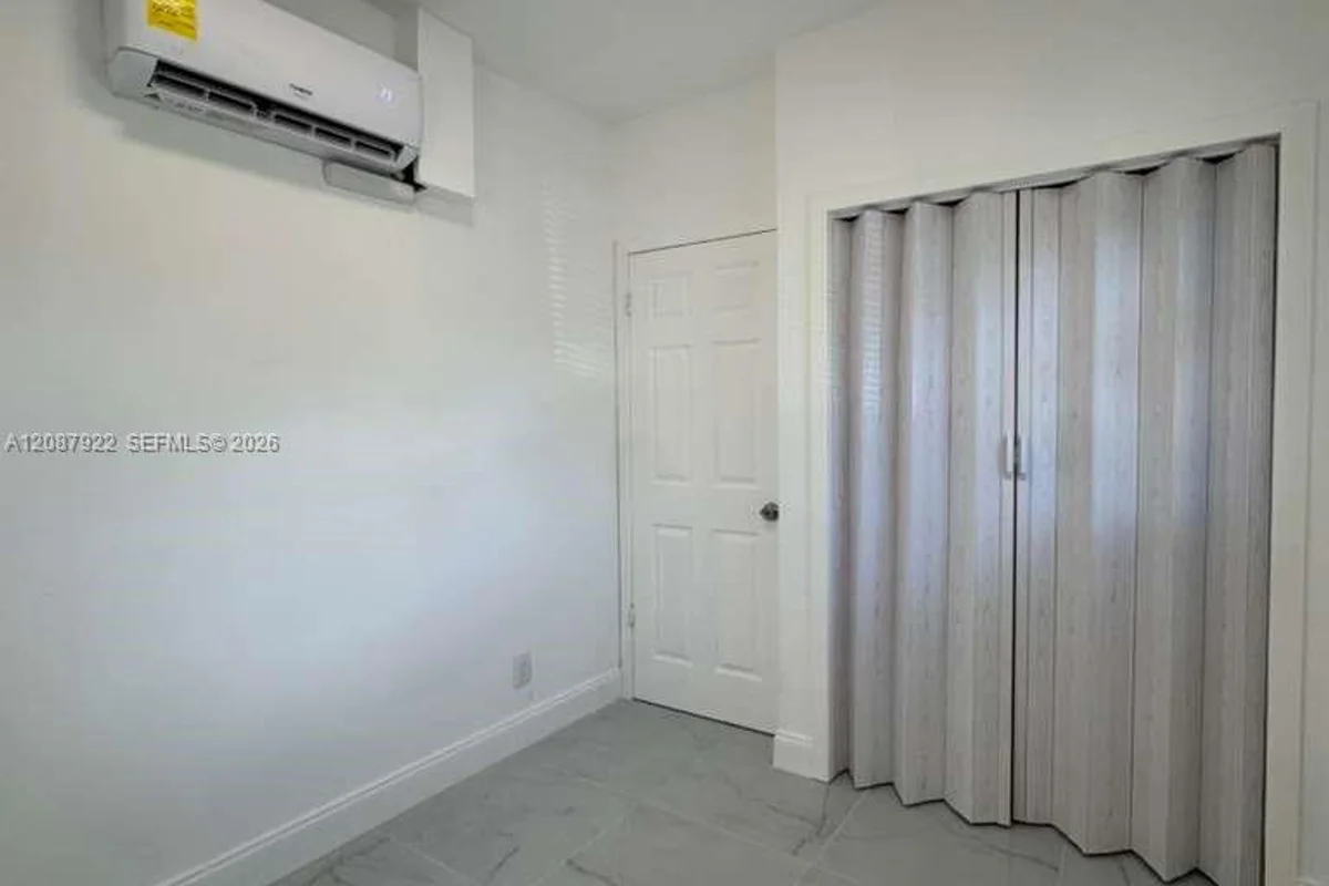 731 SW 3rd Pl #8, Dania Beach: photo 1 of 9