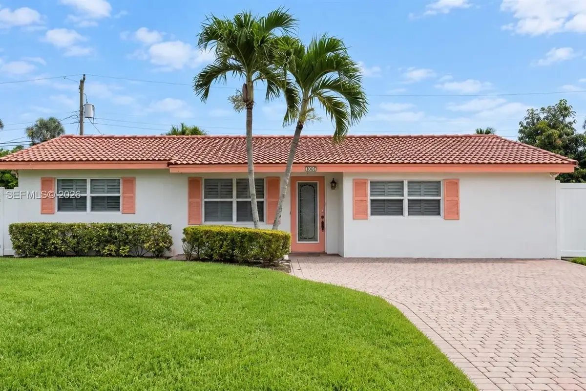 148 NW 8th St, Boca Raton: photo 1 of 12