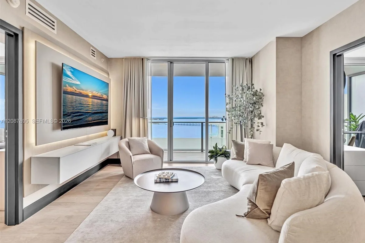 1300 NE Brickell Bay Dr #2905, Miami: photo 1 of 33