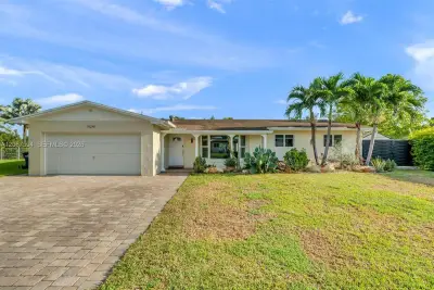 14241 SW 83rd St, Miami: photo 1 of 61