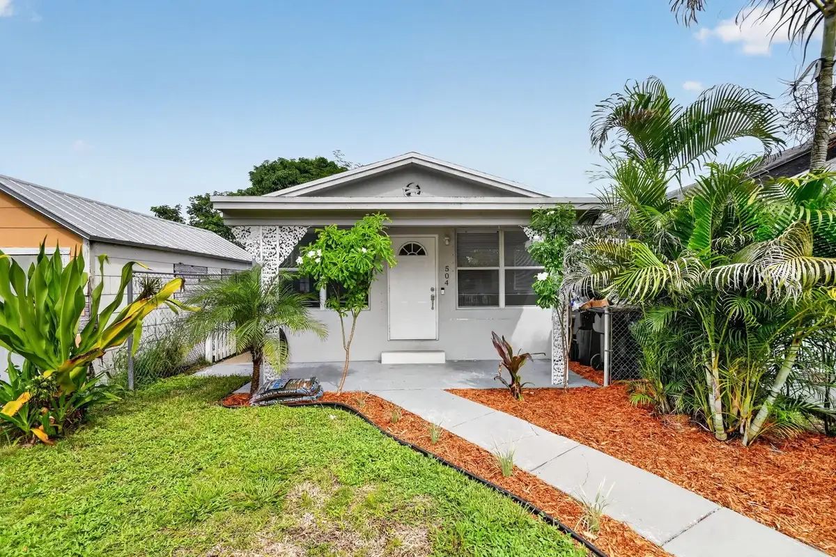 504 N E St, Lake Worth Beach: photo 1 of 57