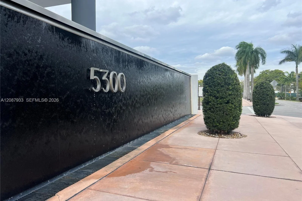 5300 Paseo Blvd #711, Doral: photo 1 of 34