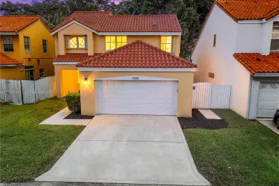 3215 N 36th Ave, Hollywood: photo 1 of 36
