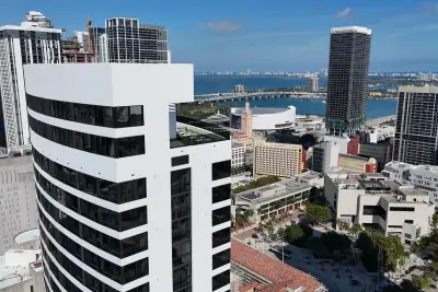 225 N Miami Ave #2207, Miami: photo 1 of 38