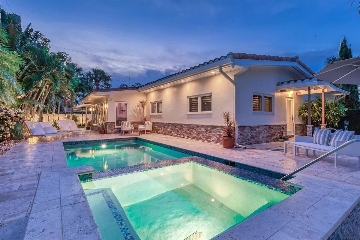 2726 NE 25th Pl, Fort Lauderdale: photo 1 of 66