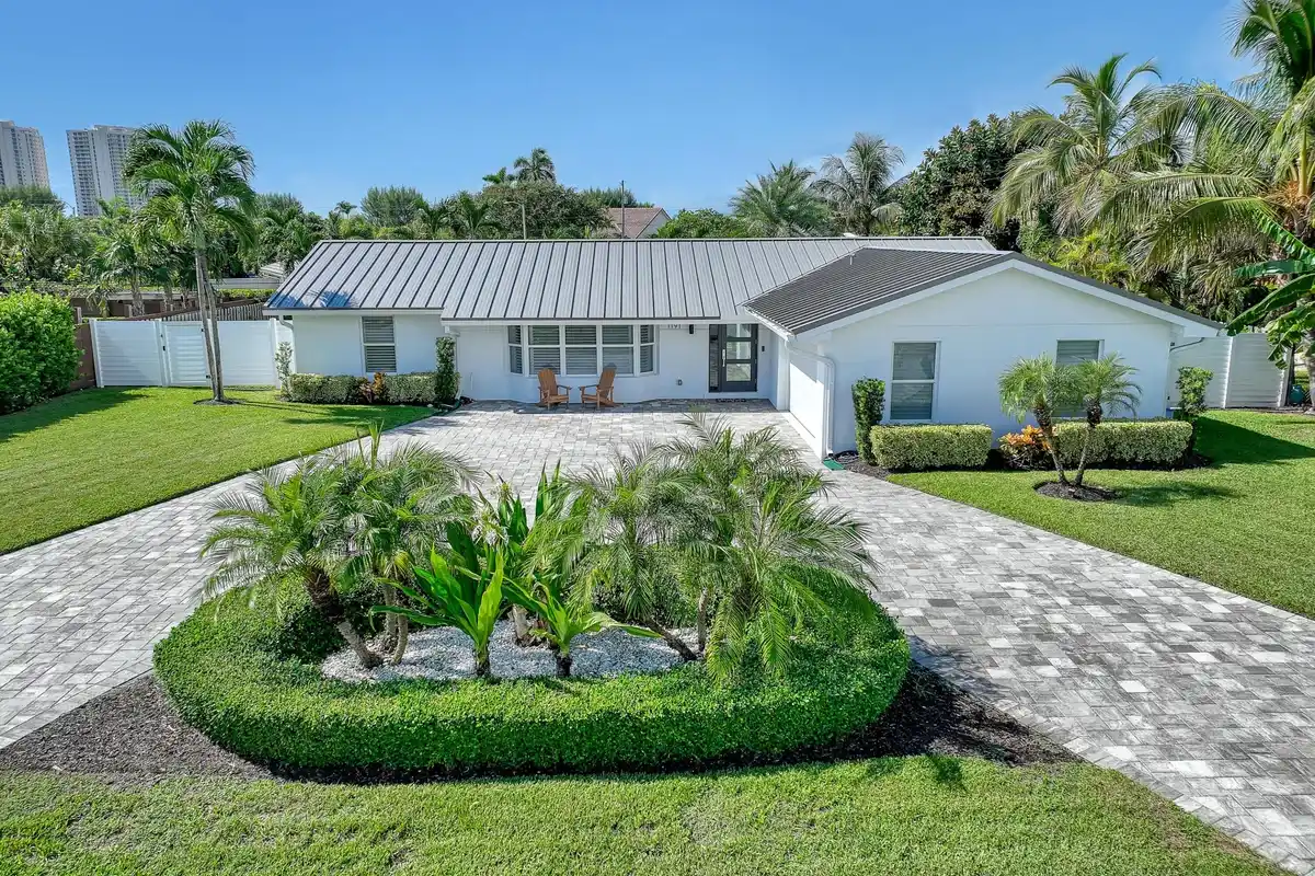 1191 Bimini Ln, Riviera Beach: photo 1 of 39