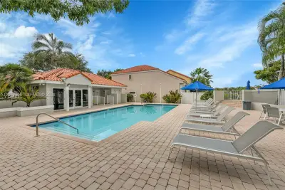3780 Piedmont St, Hollywood: photo 1 of 14