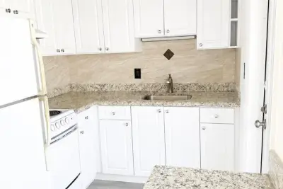 2847 NE 30th St, Fort Lauderdale: photo 1 of 5