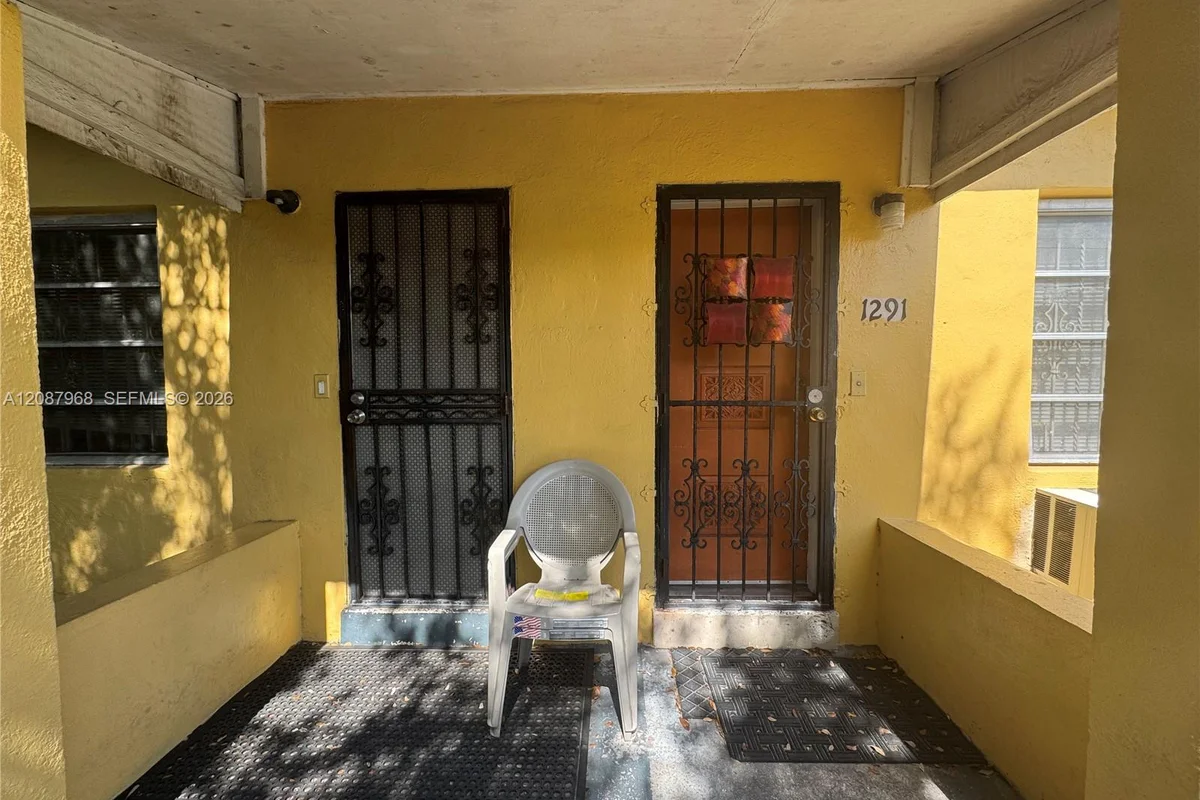 1291 NW 57th St, Miami: photo 1 of 11