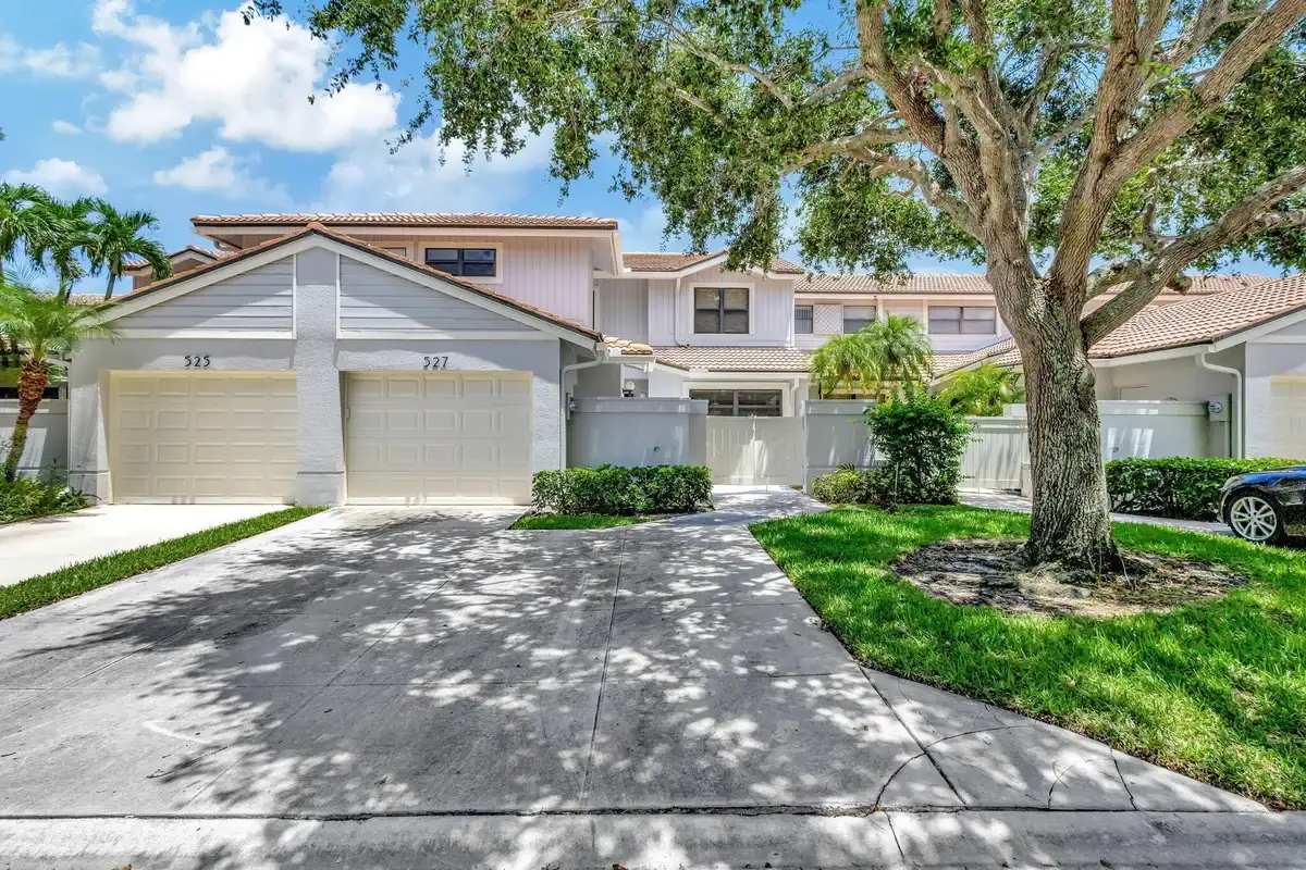 527 Prestwick Cir, Palm Beach Gardens: photo 1 of 42