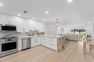 11 Southport Ln #E, Boynton Beach: photo 1 of 57