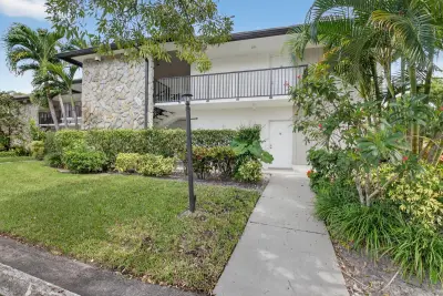 451 Greensward Ln #104-B, Delray Beach: photo 1 of 20