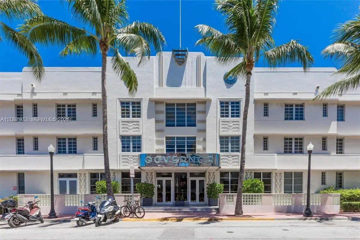 435 21st St #303, Miami Beach: photo 1 of 33