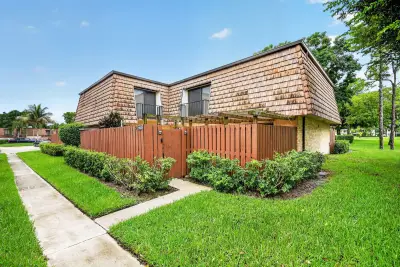 1923 19th Ln, Lake Worth: photo 1 of 38