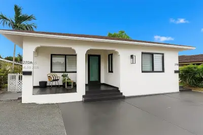 270 NW 40th Ct #A, Miami: photo 1 of 9