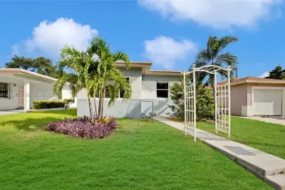 2315 Hope St, Hollywood: photo 1 of 20