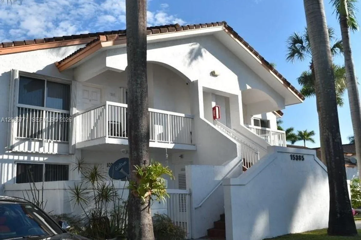 15385 SW 76th Ter #107, Miami: photo 1 of 16