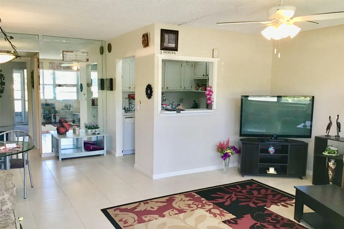 7 Oakridge B, Deerfield Beach: photo 1 of 22