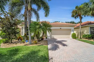 6951 Imperial Beach Cir, Delray Beach: photo 1 of 41