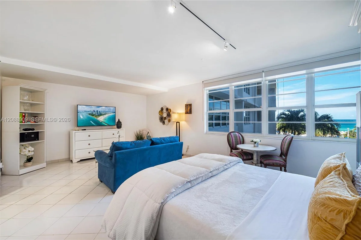 100 Lincoln Rd #515, Miami Beach: photo 1 of 31