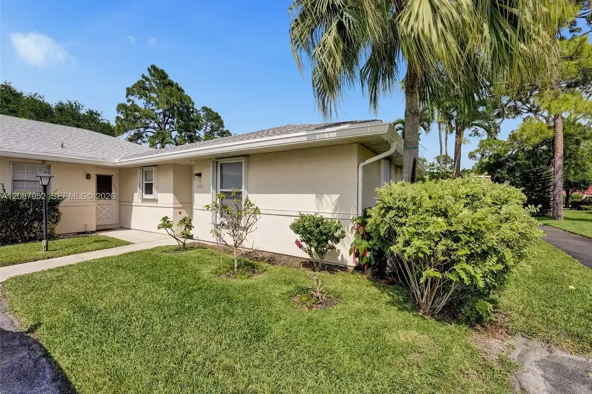 207 Cape Cod Cir, Lake Worth: photo 1 of 34