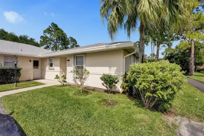207 Cape Cod Cir, Lake Worth: photo 1 of 34