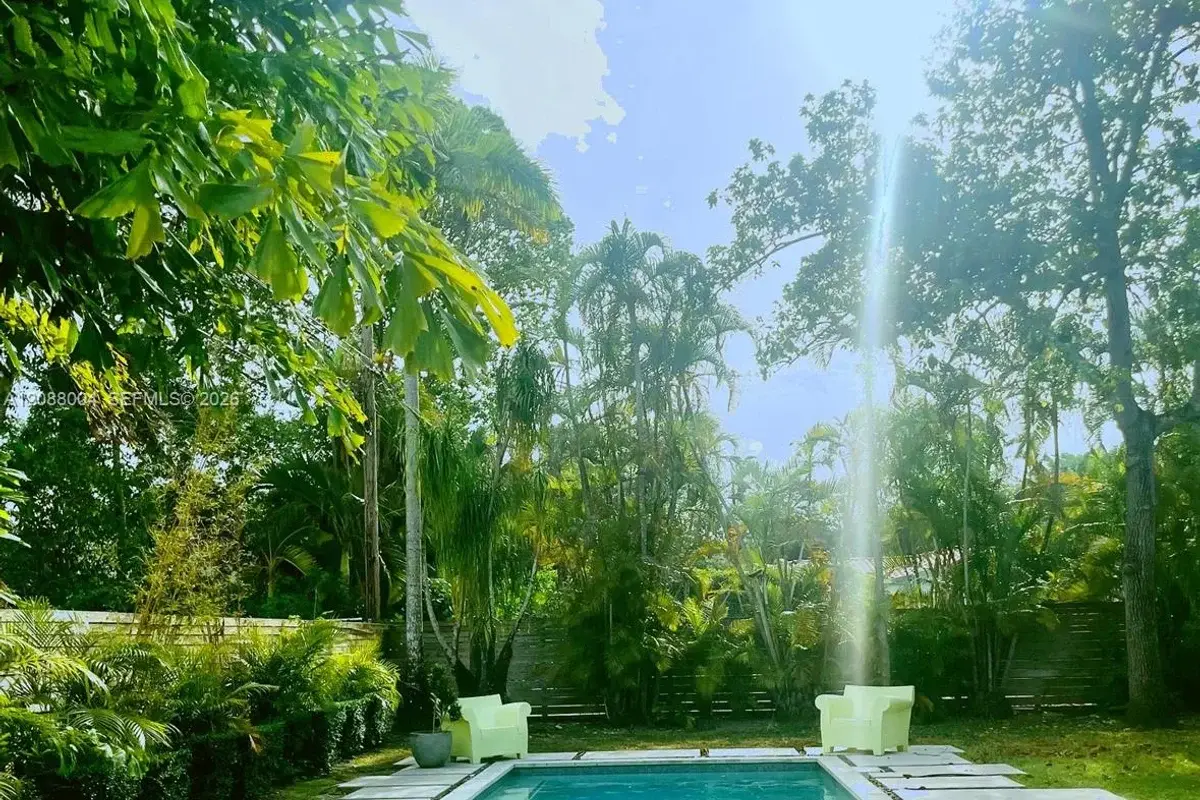 5800 SW 50th Ter, Miami: photo 1 of 15
