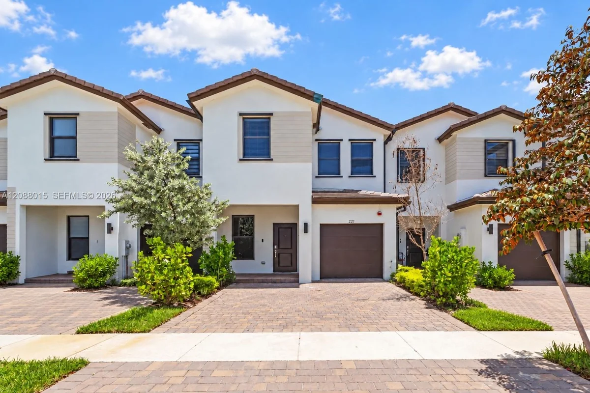 221 SW 159th Way, Pembroke Pines: photo 1 of 19