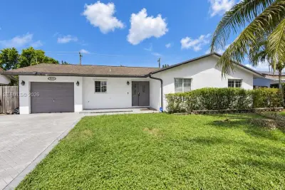 8331 NW 44th Ct, Lauderhill: photo 1 of 15