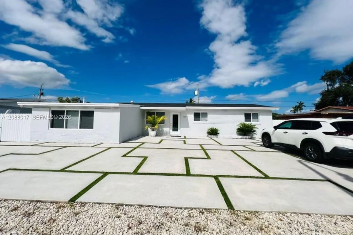 10521 Caribbean Blvd, Cutler Bay: photo 1 of 11