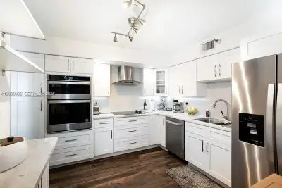 3500 Mystic Pointe Dr #1607, Aventura: photo 1 of 21