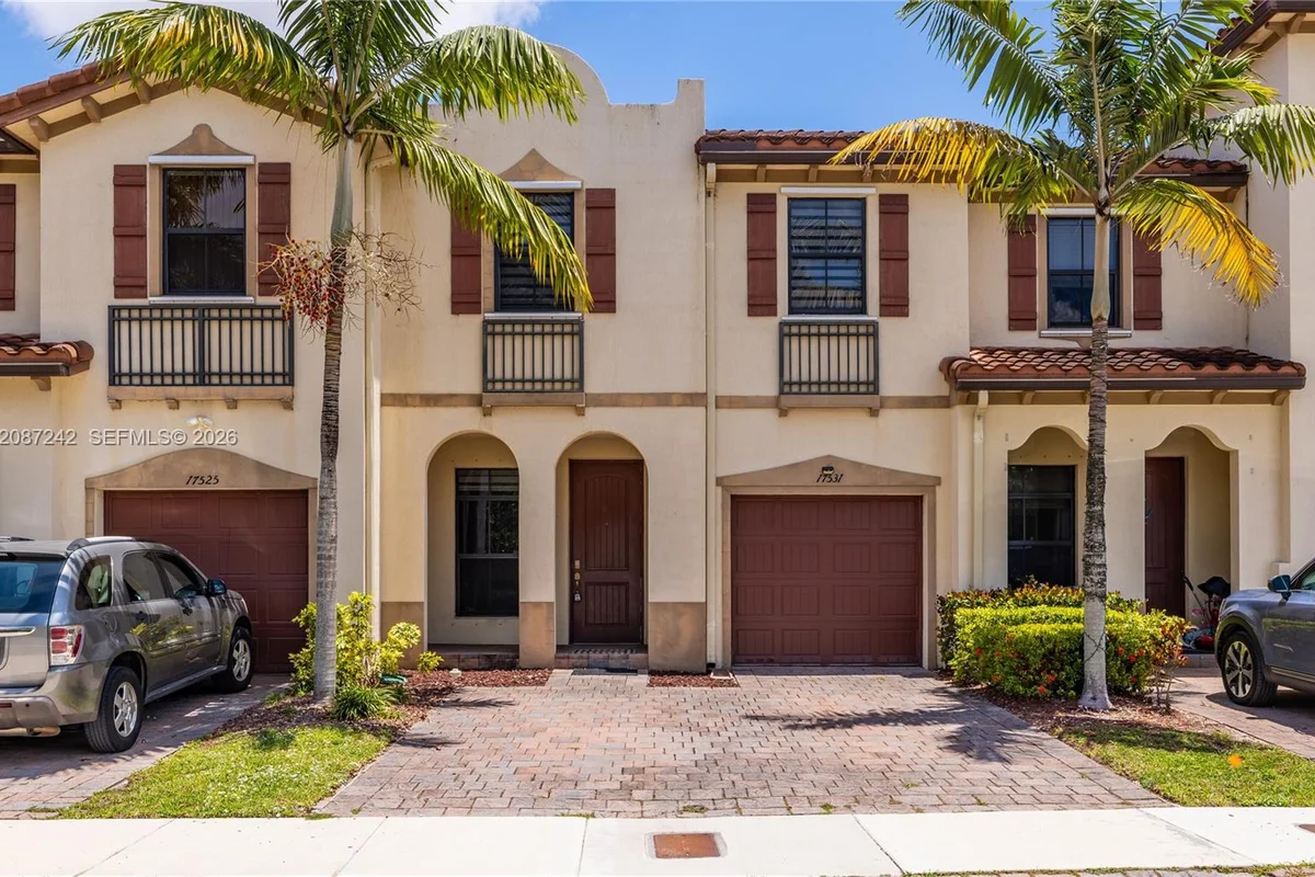 17531 SW 153rd Path, Miami: photo 1 of 40