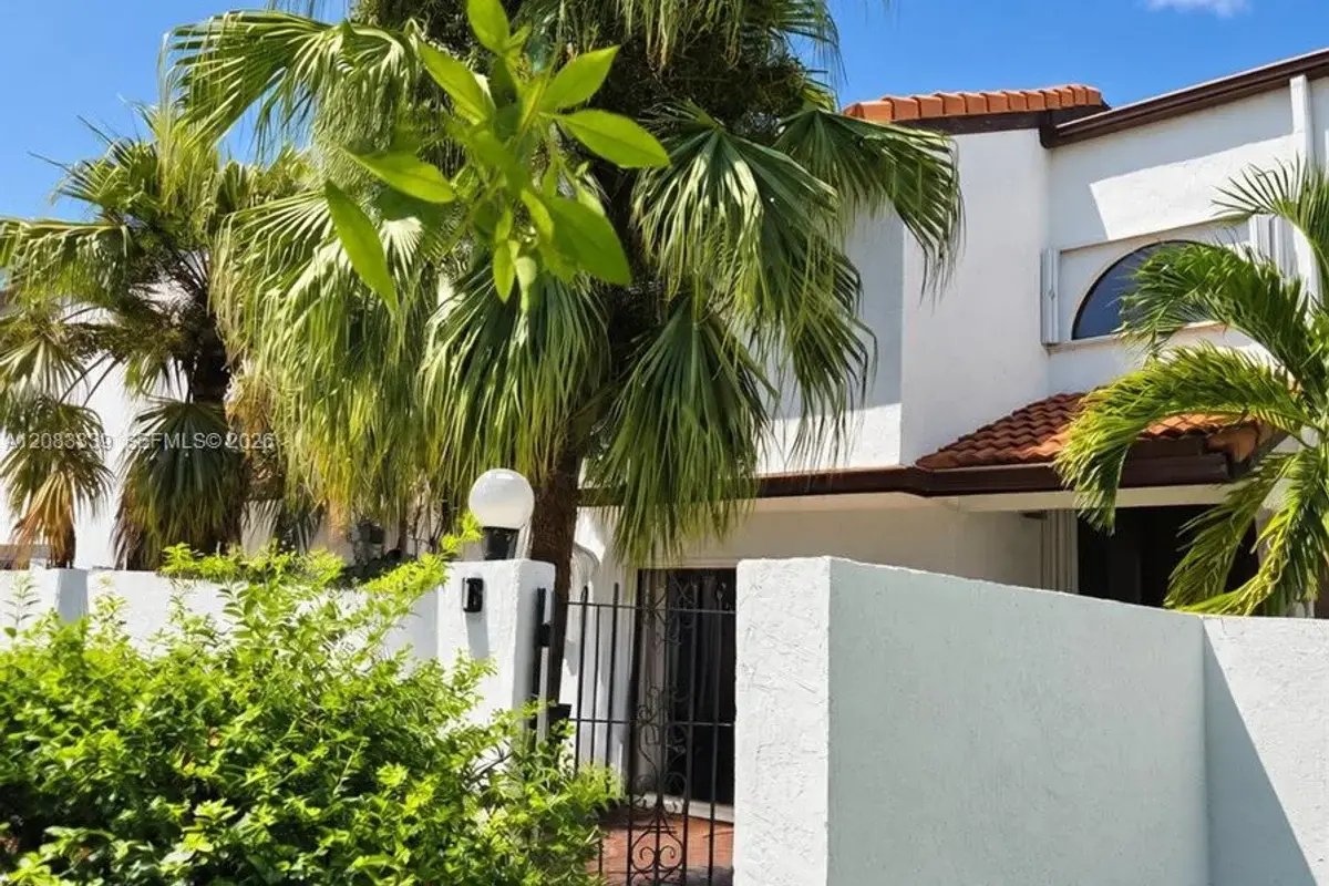 1201 SW 124th Ct #1-B, Miami: photo 1 of 19