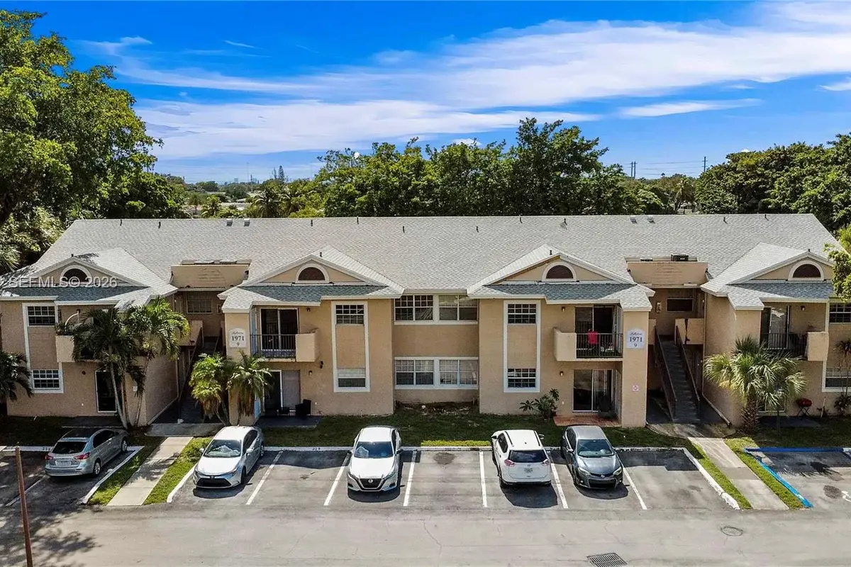 1971 NW 96th Ter #9K, Pembroke Pines: photo 1 of 26