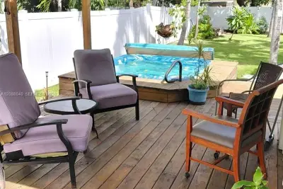 1623 Plunkett St #W, Hollywood: photo 1 of 18