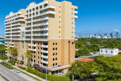 2425 SW 27th Ave #1406, Miami: photo 1 of 17