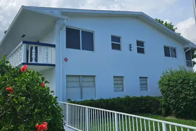 120 Westbury E, Deerfield Beach: photo 1 of 7