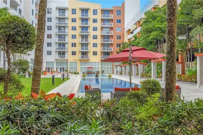 2775 NE 187th St #120, Aventura: photo 1 of 42