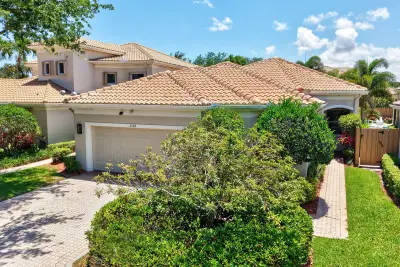 2408 NW 67th St, Boca Raton: photo 1 of 101
