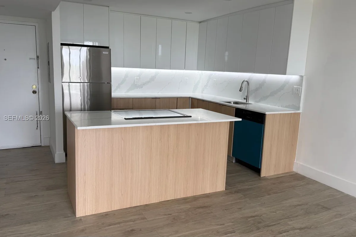 16740 NE 9th Ave #409, North Miami Beach: photo 1 of 19