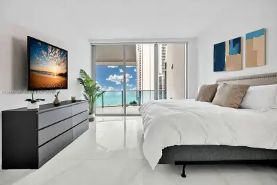 17550 Collins Ave #1003, Sunny Isles Beach: photo 1 of 16