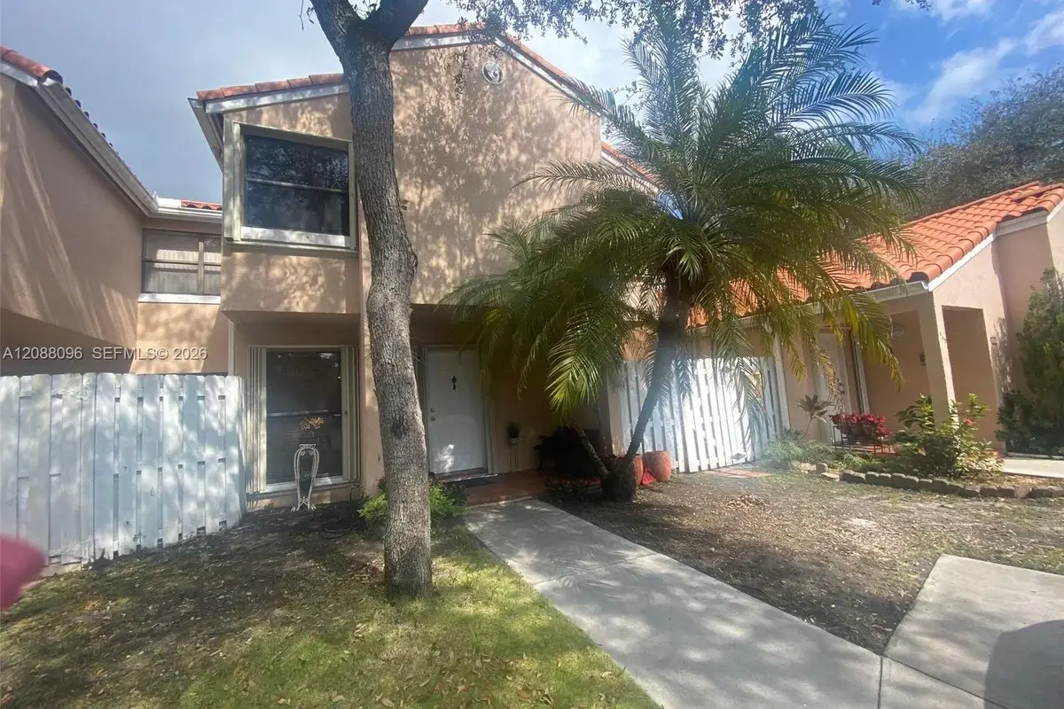 11800 SW 80th St #114, Miami: photo 1 of 29