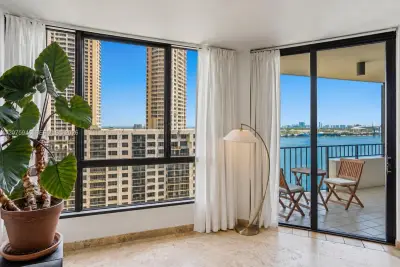 520 Brickell Key Dr #A1902, Miami: photo 1 of 43