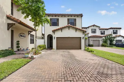 4004 Screw Pine Cove, Riviera Beach: photo 1 of 49