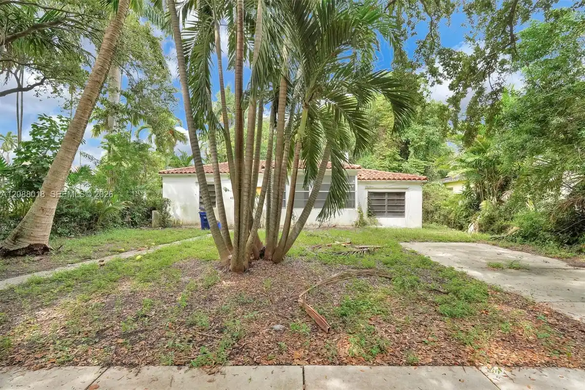 424 Minola Dr, Miami Springs: photo 1 of 22
