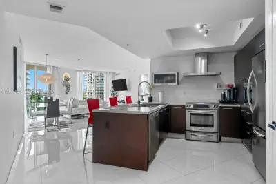 150 Sunny Isles Blvd #1-1004, Sunny Isles Beach: photo 1 of 54