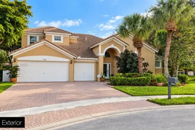 7104 Brunswick Cir, Boynton Beach: photo 1 of 47